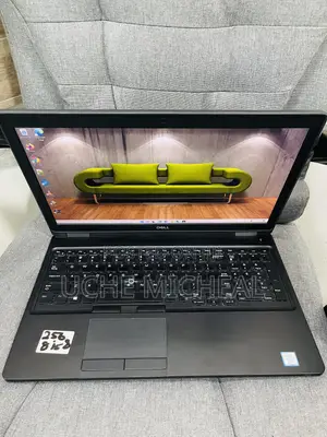Laptop Dell Latitude 5590 8GB Intel Core i5 SSD 256GB