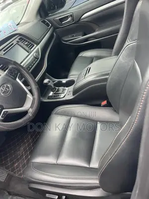 Toyota Highlander XLE 2019 Silver