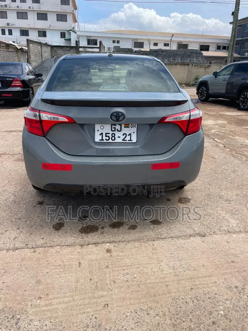 Toyota Corolla LE Plus 4dr Sedan (1.8L 4cyl CVT) 2016 Gray