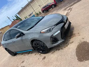 Toyota Corolla LE Plus 4dr Sedan (1.8L 4cyl CVT) 2016 Gray