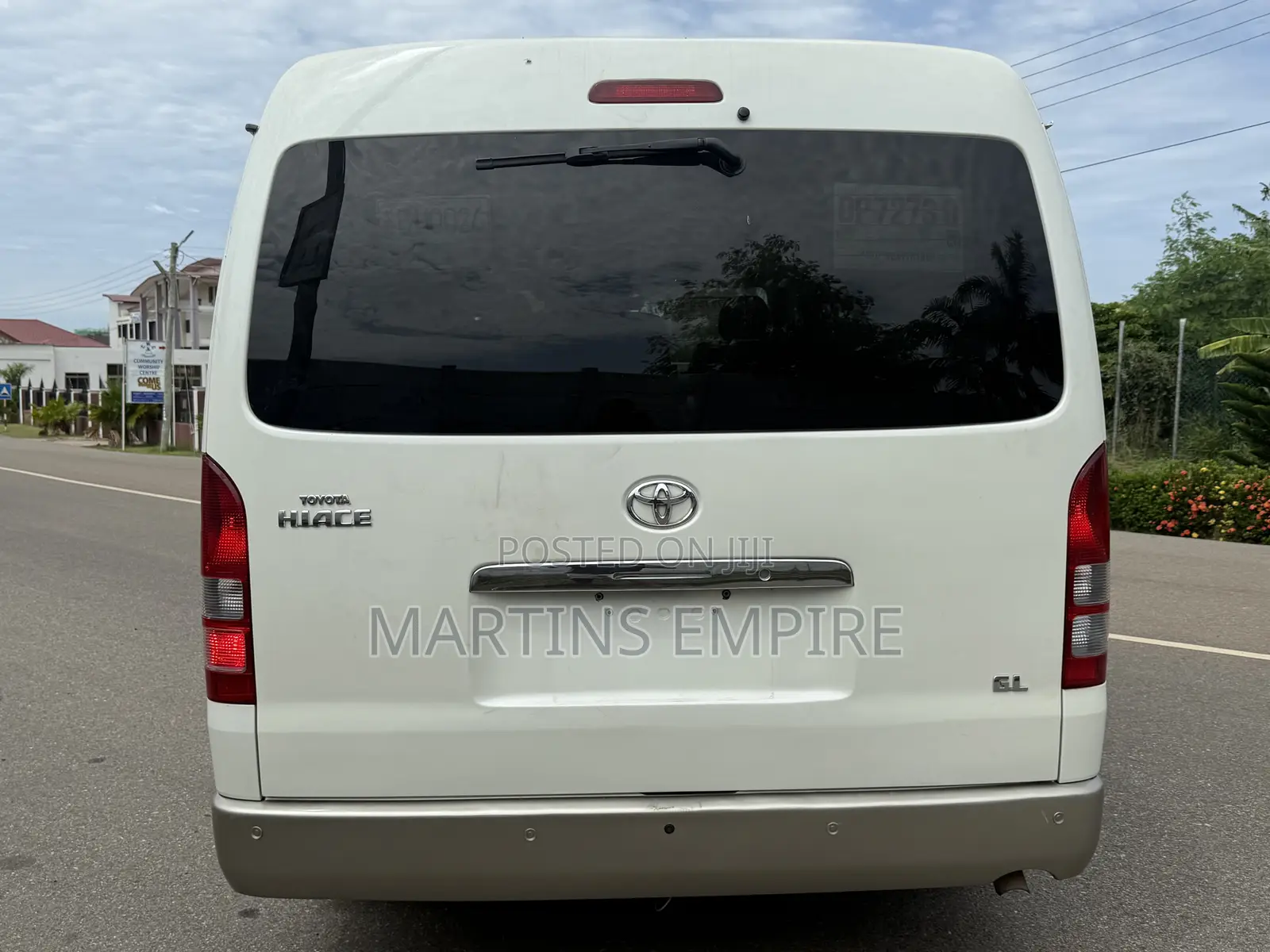 Toyota HiAce 2017 White