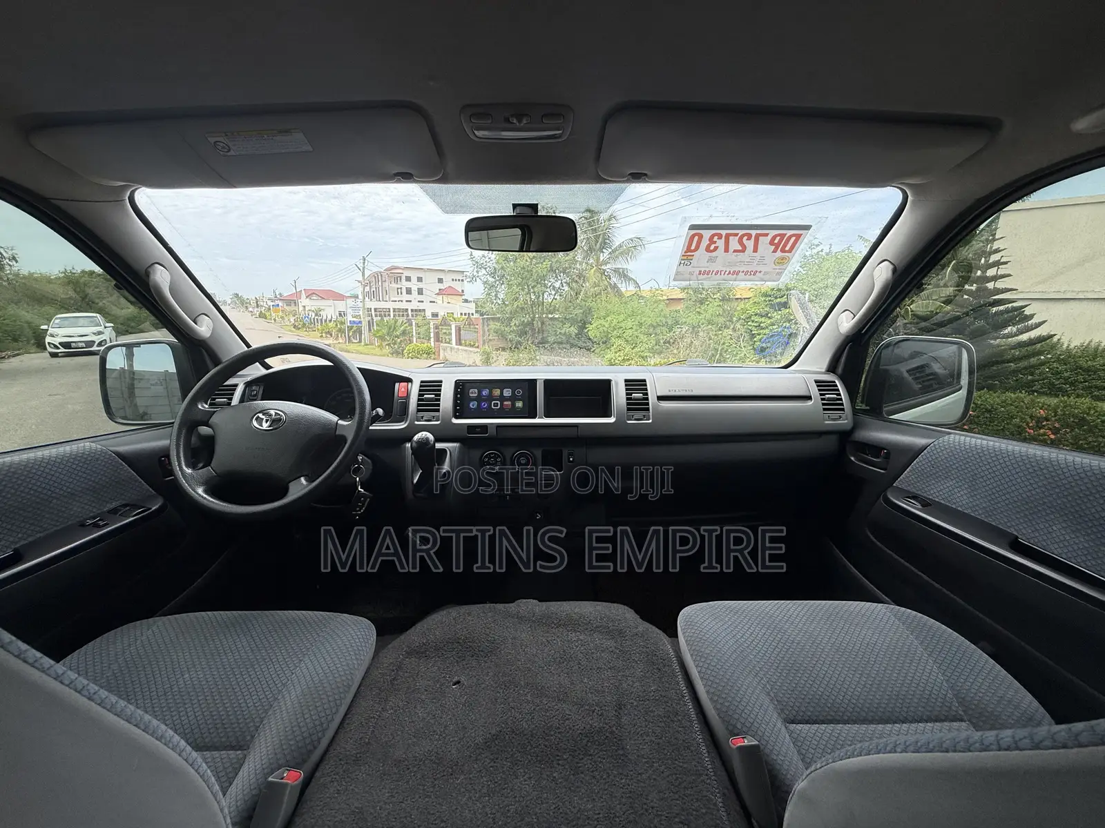 Toyota HiAce 2017 White