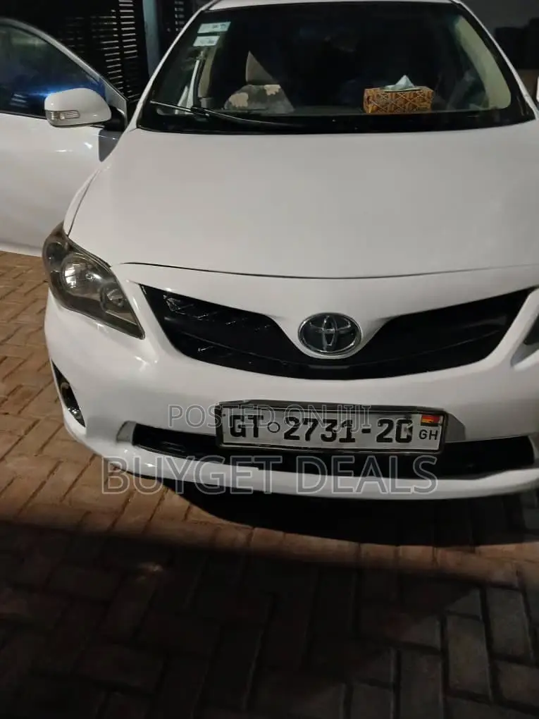 Toyota Corolla LE 4dr Sedan (1.8L 4cyl 4A) 2012 White