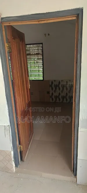 Studio Apartment in Glory Falls Hostel, Atwima Nwabiagya for rent