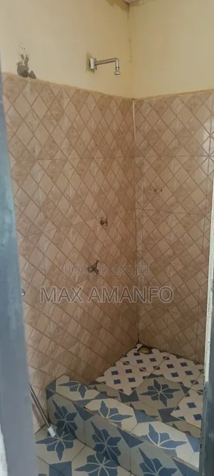Studio Apartment in Glory Falls Hostel, Atwima Nwabiagya for rent