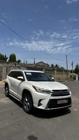 Toyota Highlander XLE 2019 White