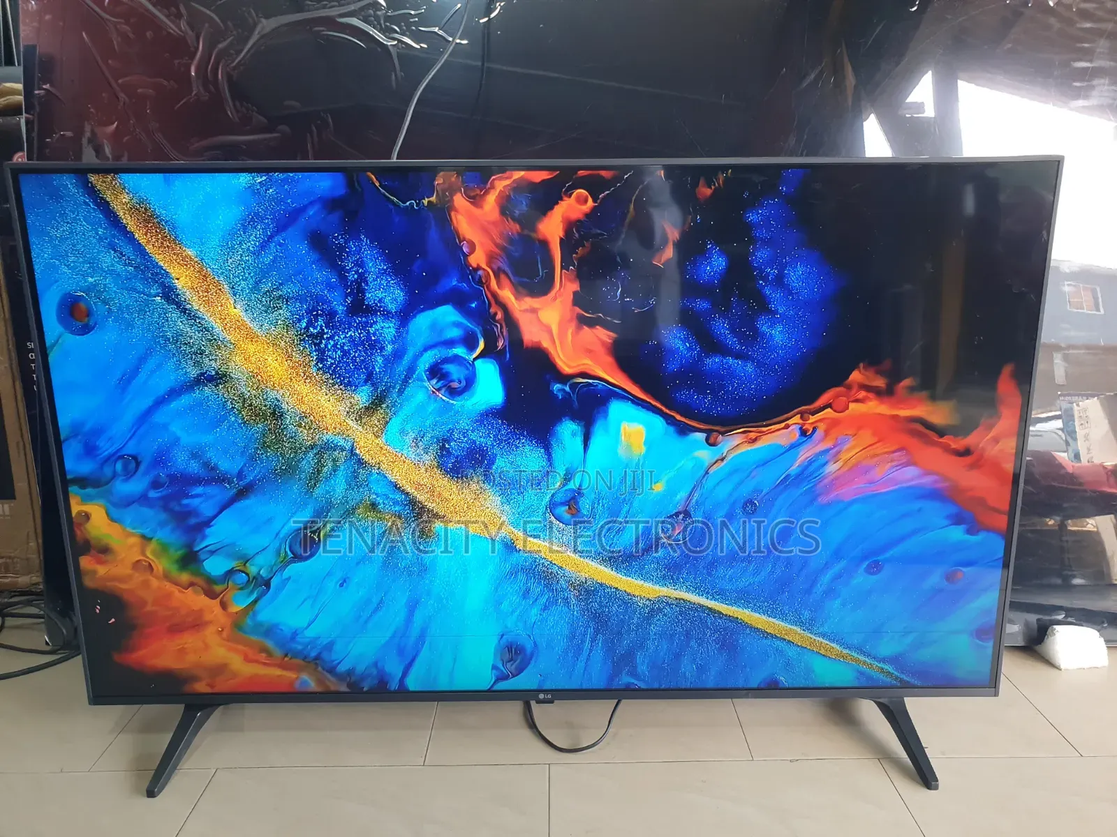 50_lg_uhd/Hdr_4k Edgeless Smart Satellite Tv