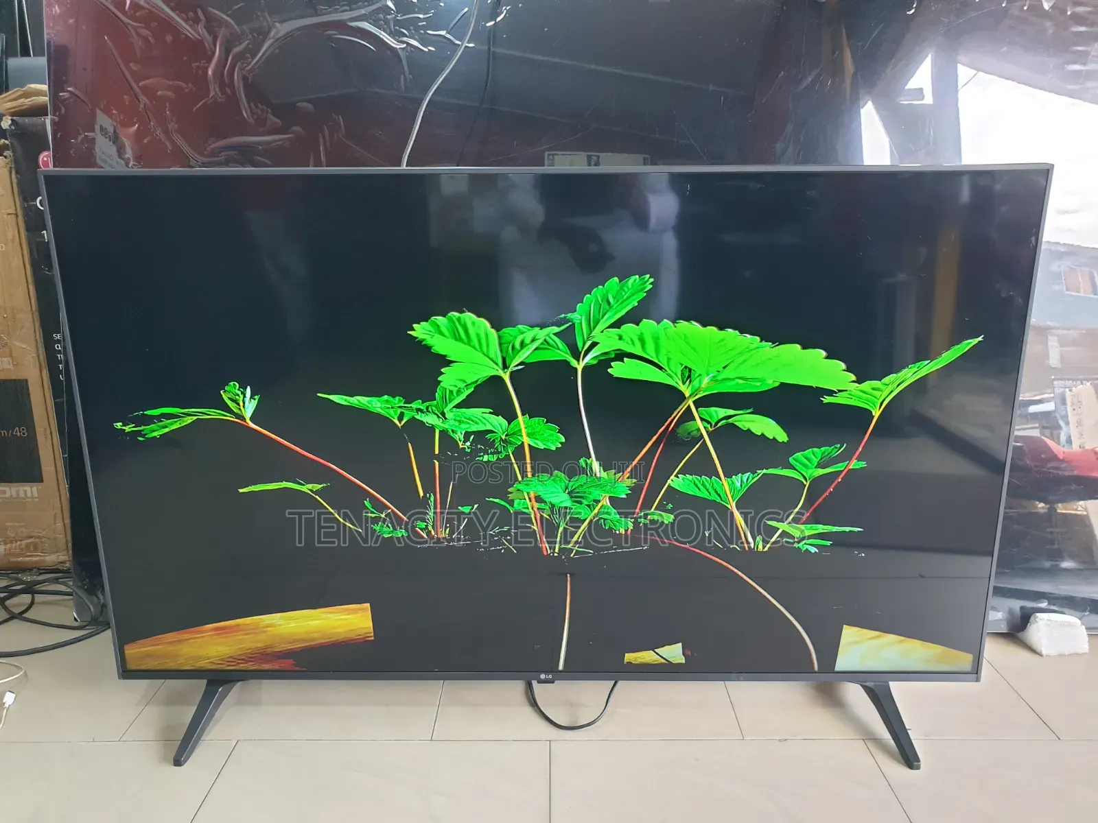 50_lg_uhd/Hdr_4k Edgeless Smart Satellite Tv