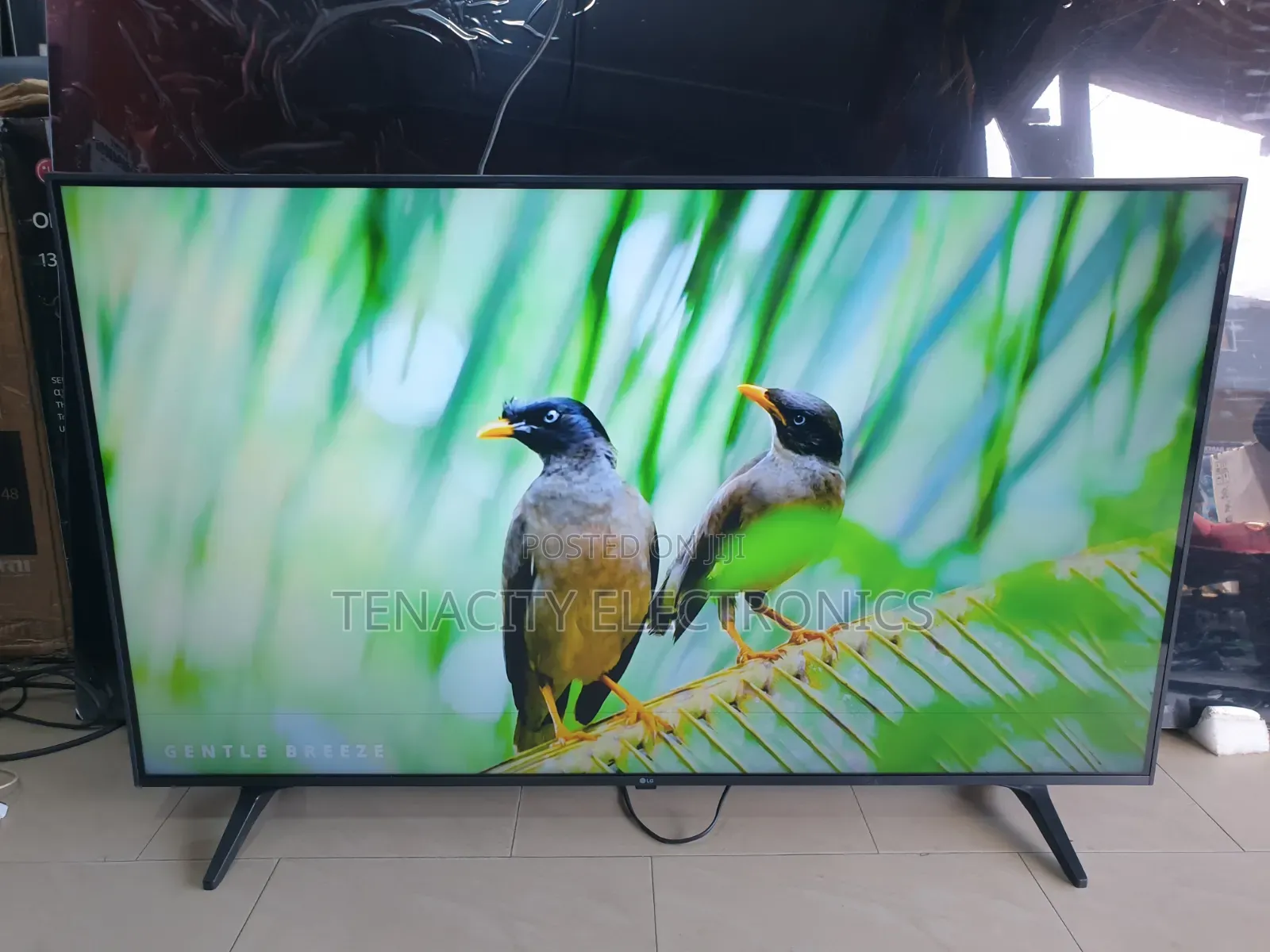 50_lg_uhd/Hdr_4k Edgeless Smart Satellite Tv