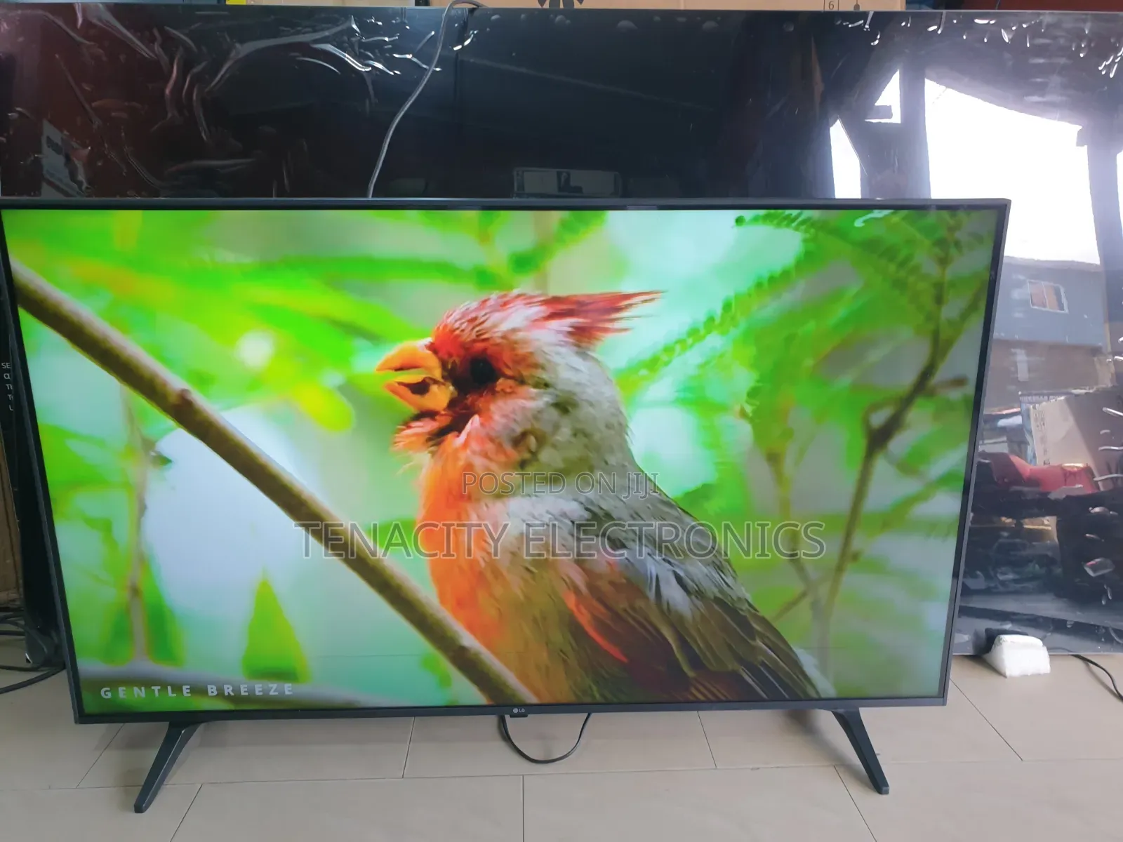 50_lg_uhd/Hdr_4k Edgeless Smart Satellite Tv