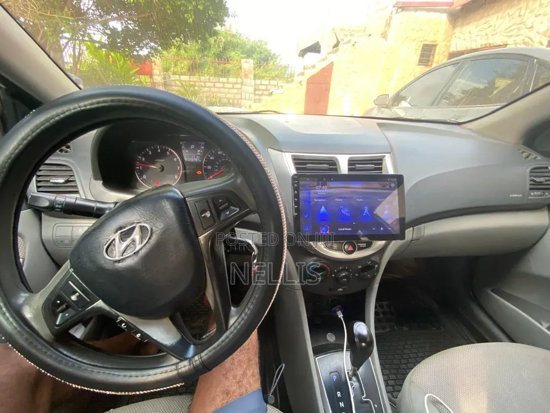 Hyundai Accent GLS 4dr Sedan (1.6L 4cyl 6M) 2014 White