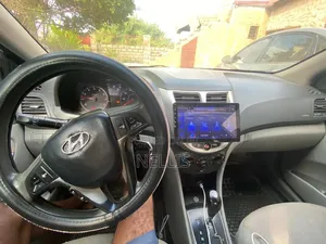 Hyundai Accent GLS 4dr Sedan (1.6L 4cyl 6M) 2014 White