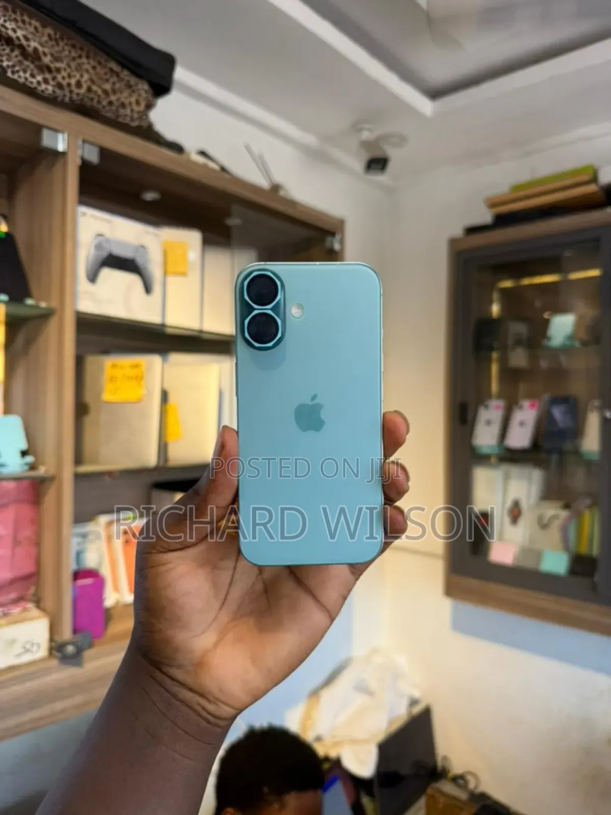 New Apple iPhone 16 256 GB Blue
