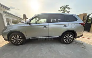 Mitsubishi Outlander SE FWD 2019 Silver