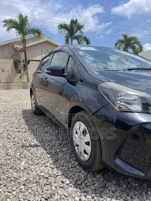 Toyota Vitz 1.3 AWD 3dr 2015 Black