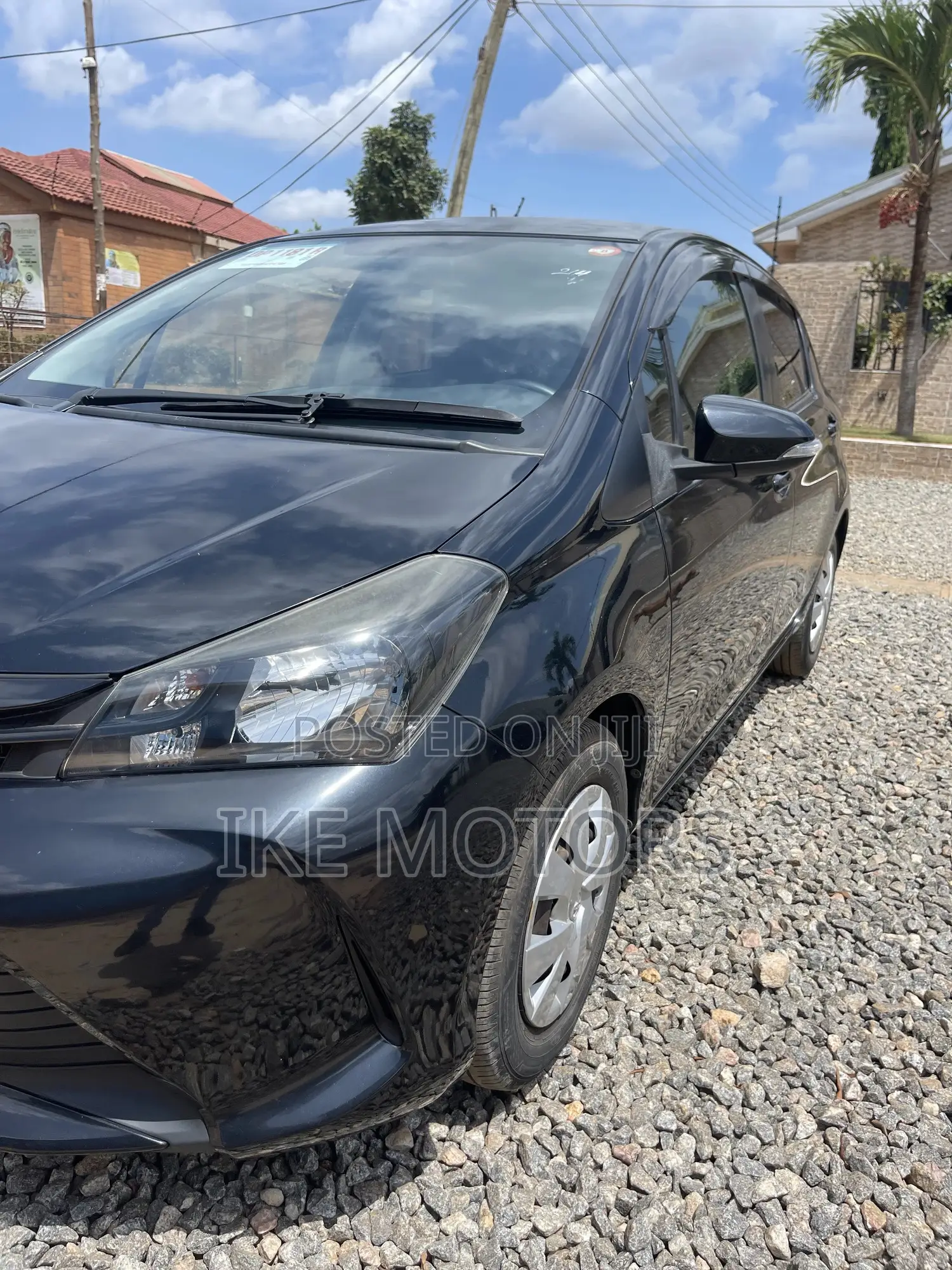 Toyota Vitz 1.3 AWD 3dr 2015 Black