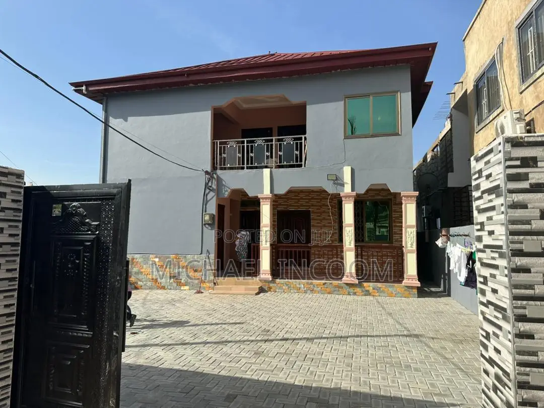 3bdrm House in Weija Junction for rent