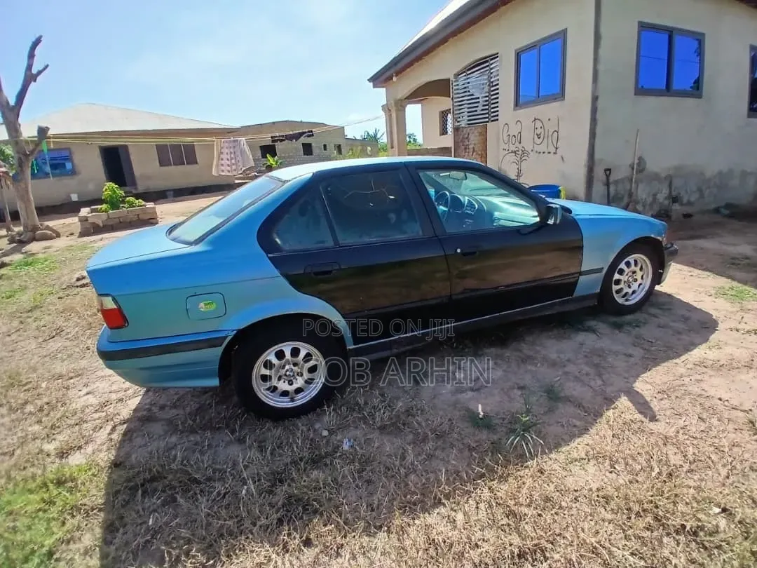 BMW 316i 1999 Blue