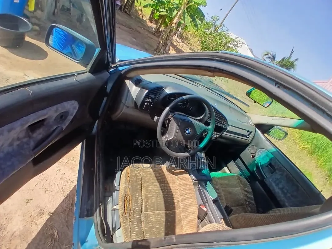 BMW 316i 1999 Blue