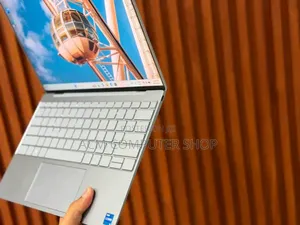 New Laptop Dell XPS 13 16GB Intel Core i5 SSD 512GB