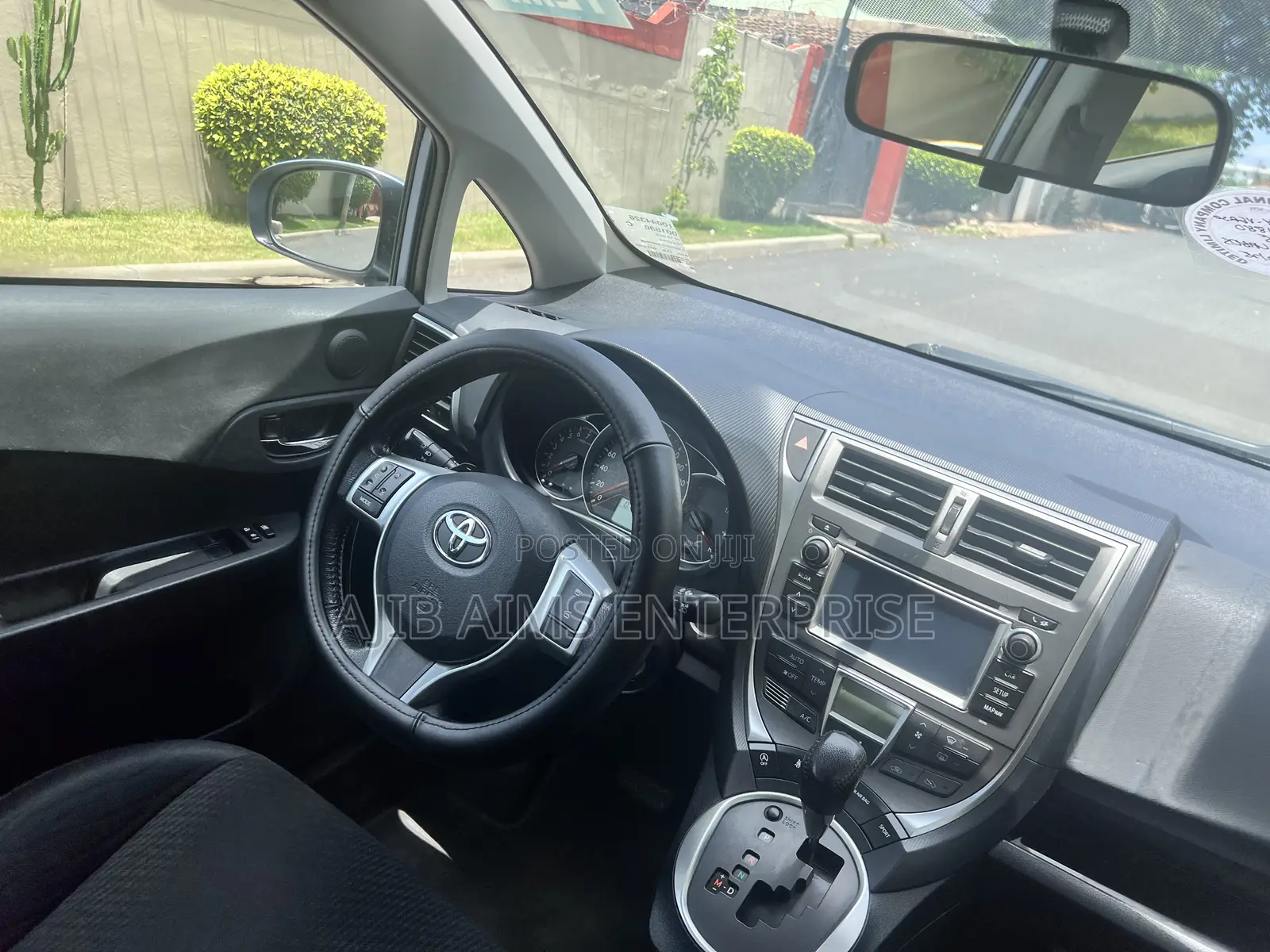 Toyota Verso 2013 Blue