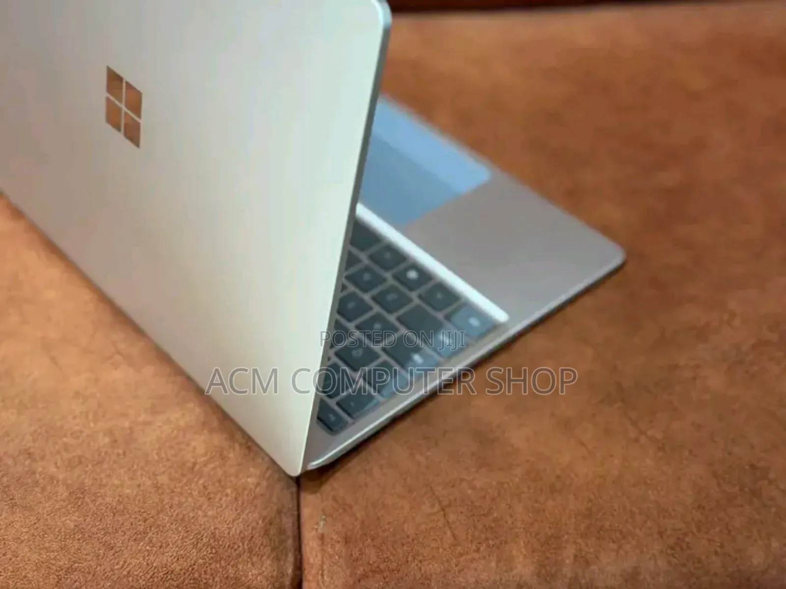 New Laptop Microsoft Surface Laptop Go 2 8GB Intel Core i5 SSD 256GB