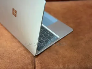 New Laptop Microsoft Surface Laptop Go 2 8GB Intel Core i5 SSD 256GB