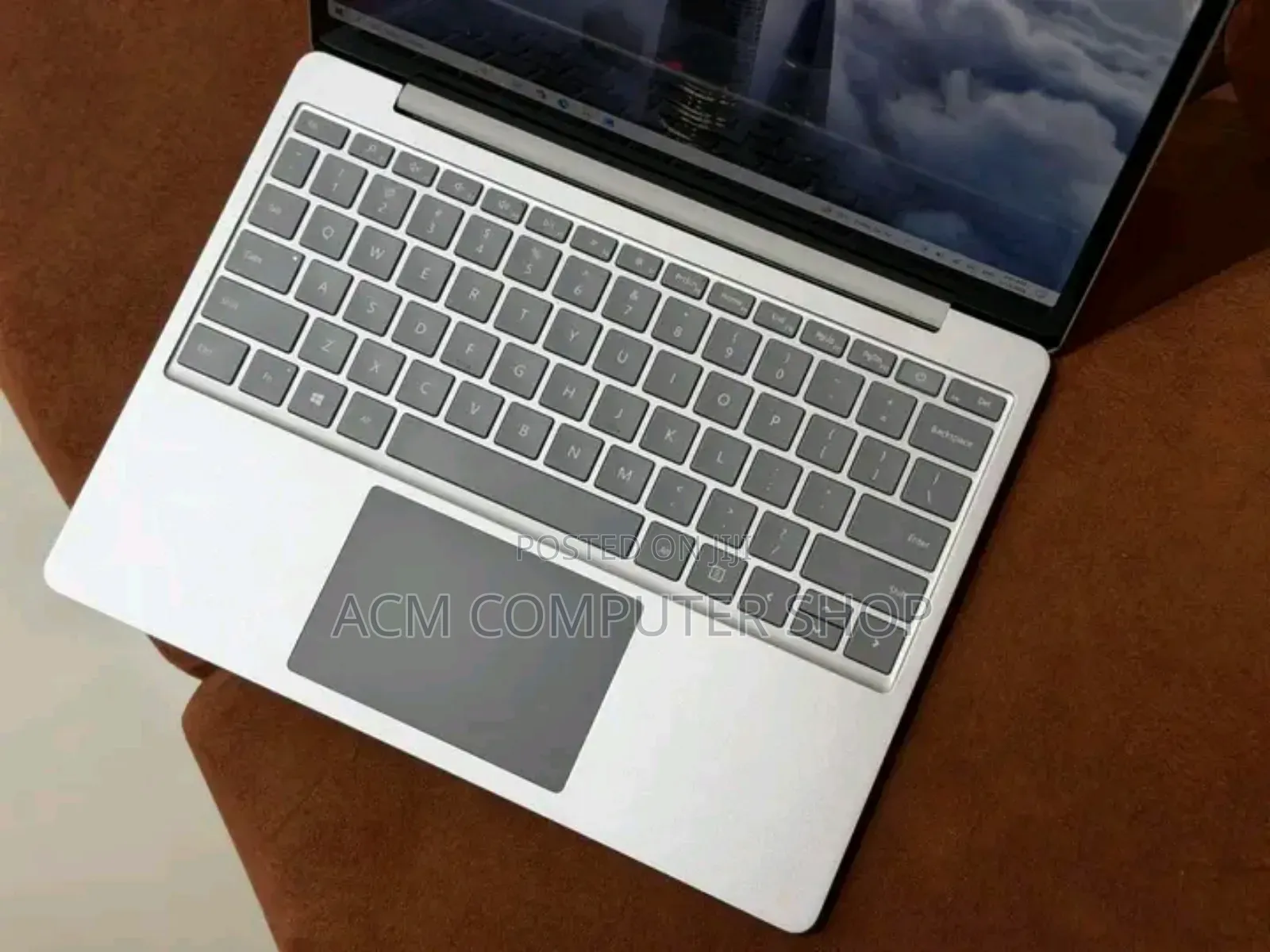 New Laptop Microsoft Surface Laptop Go 2 8GB Intel Core i5 SSD 256GB