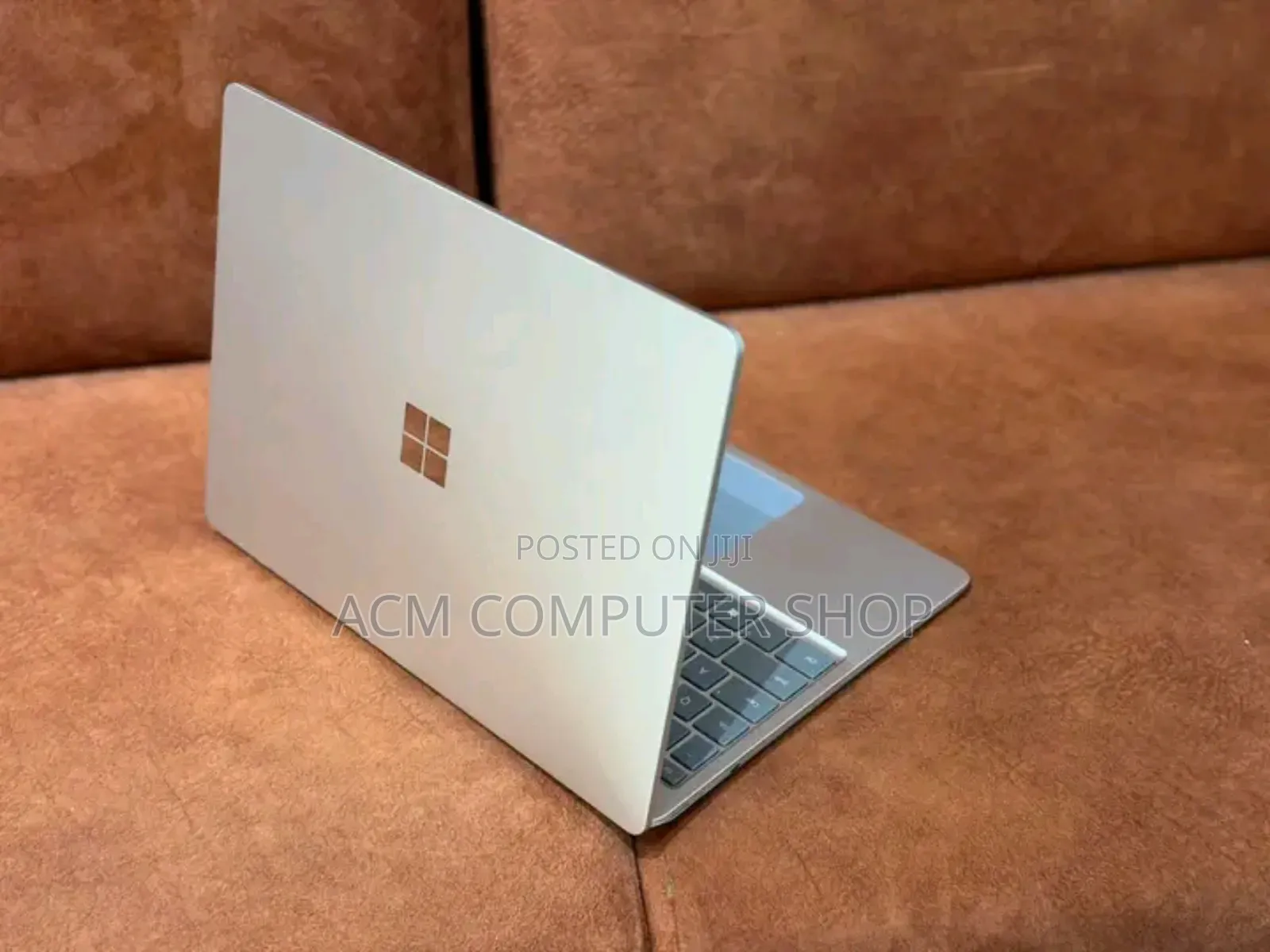 New Laptop Microsoft Surface Laptop Go 2 8GB Intel Core i5 SSD 256GB