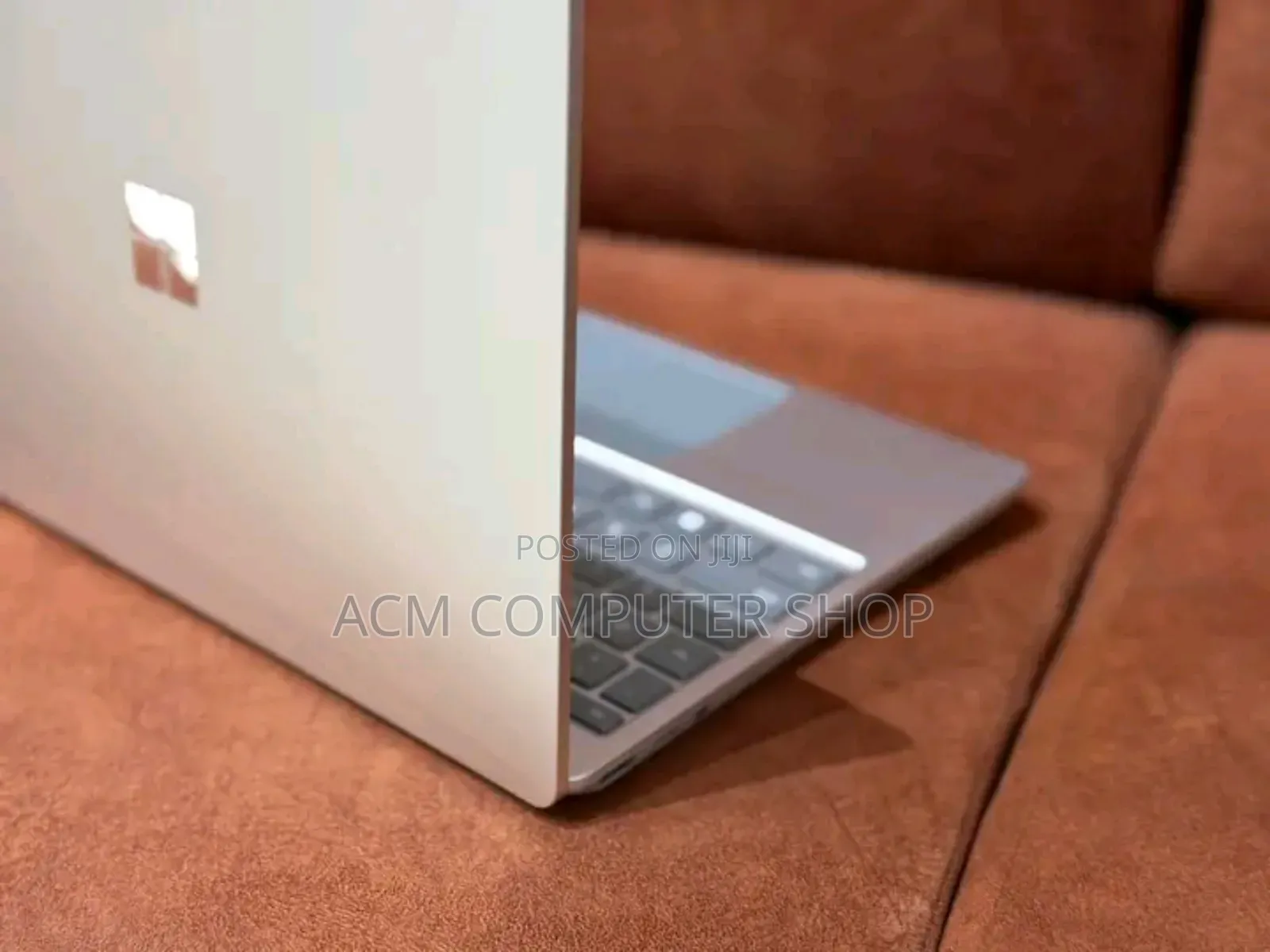 New Laptop Microsoft Surface Laptop Go 2 8GB Intel Core i5 SSD 256GB