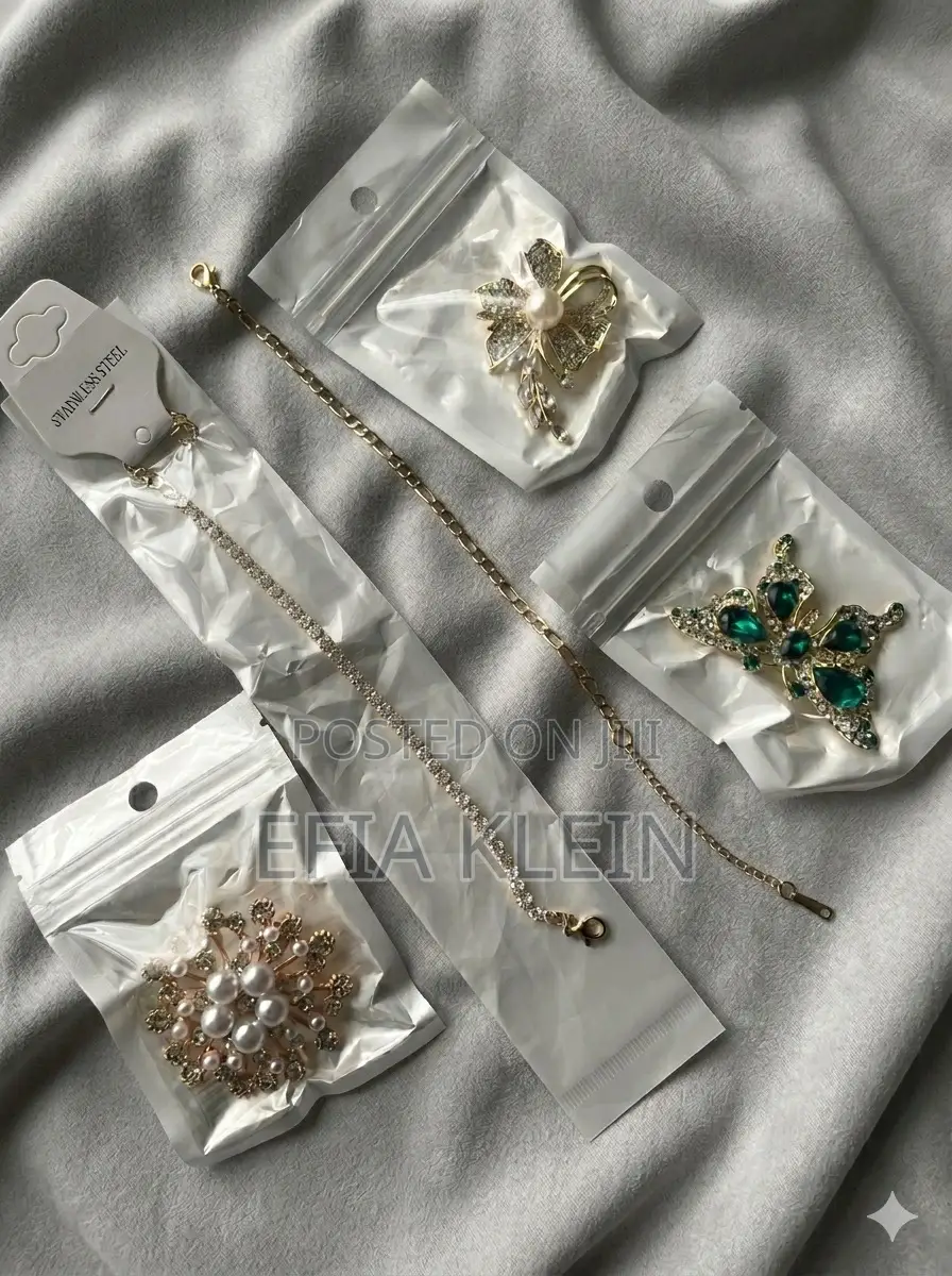 Bracelet And Brooch Set