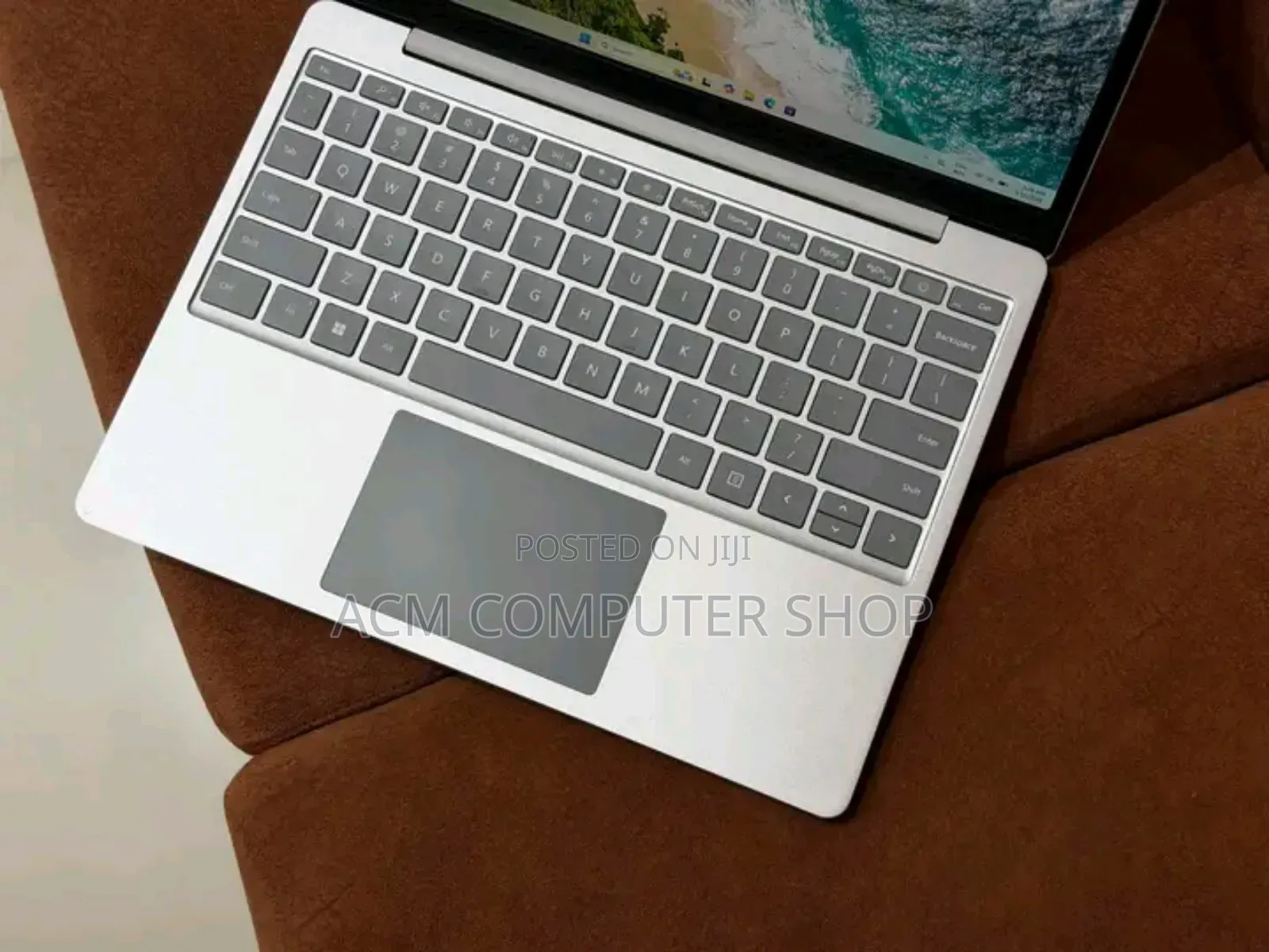 New Laptop Microsoft Surface Laptop Go 2 8GB Intel Core i7 SSD 512GB