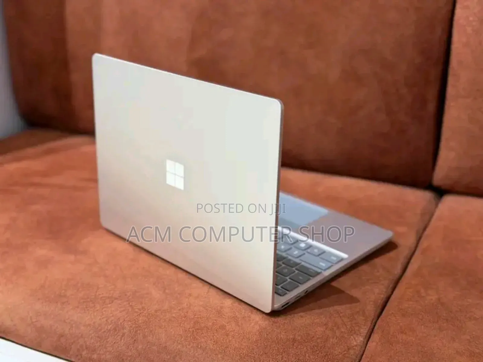 New Laptop Microsoft Surface Laptop Go 2 8GB Intel Core i7 SSD 512GB