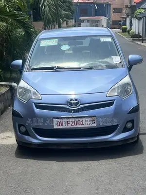 Toyota Verso 2013 Blue