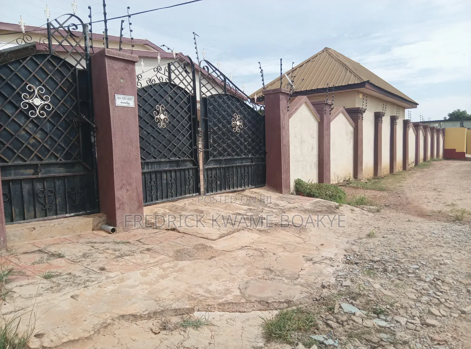 6bdrm House in Brother K Estate, Kumasi Metropolitan for sale
