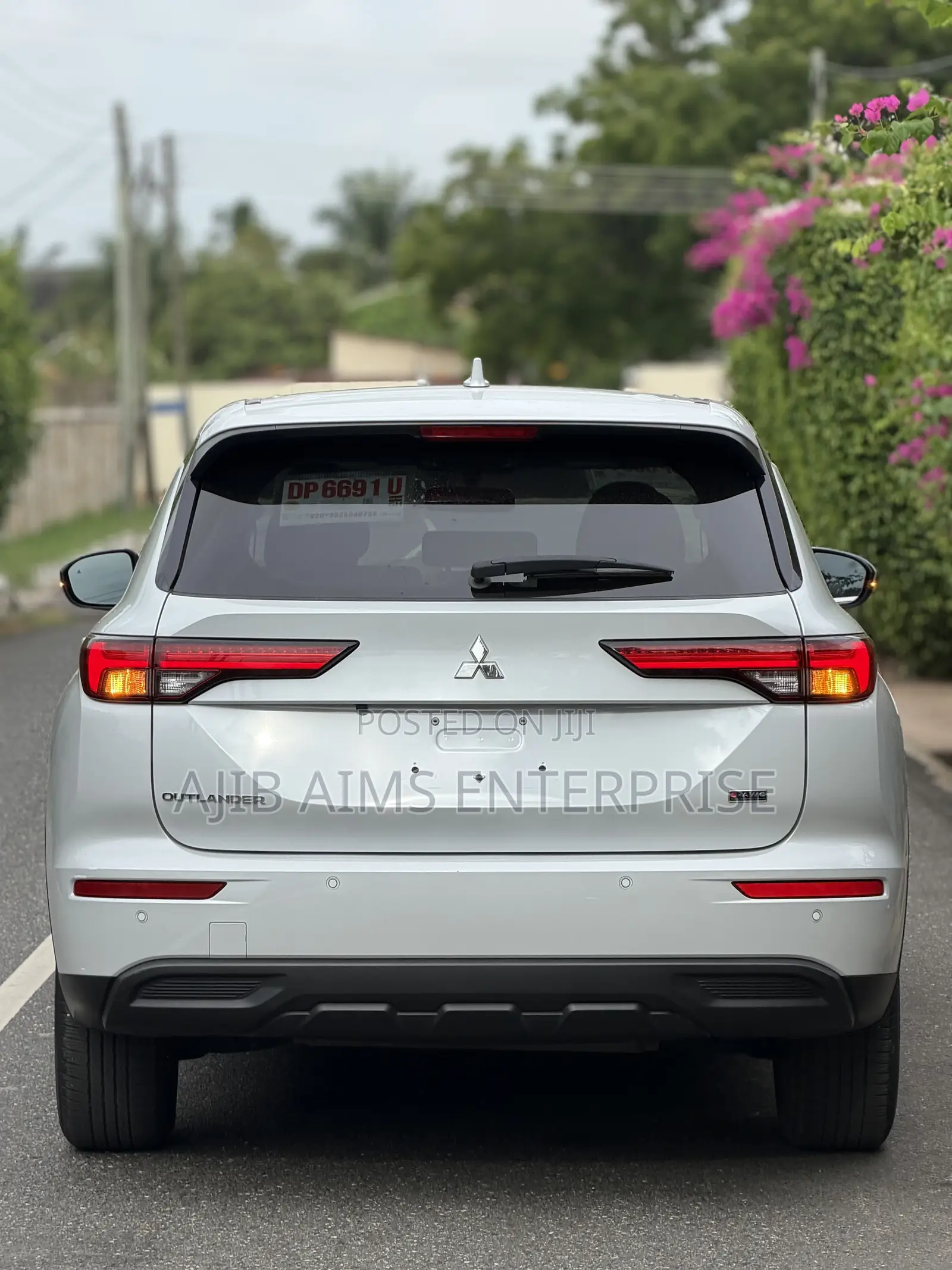 Mitsubishi Outlander ES 2022 White