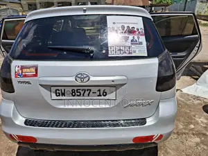 Toyota Matrix Hatchback FWD (1.8L 4cyl 5M) 2005 Silver
