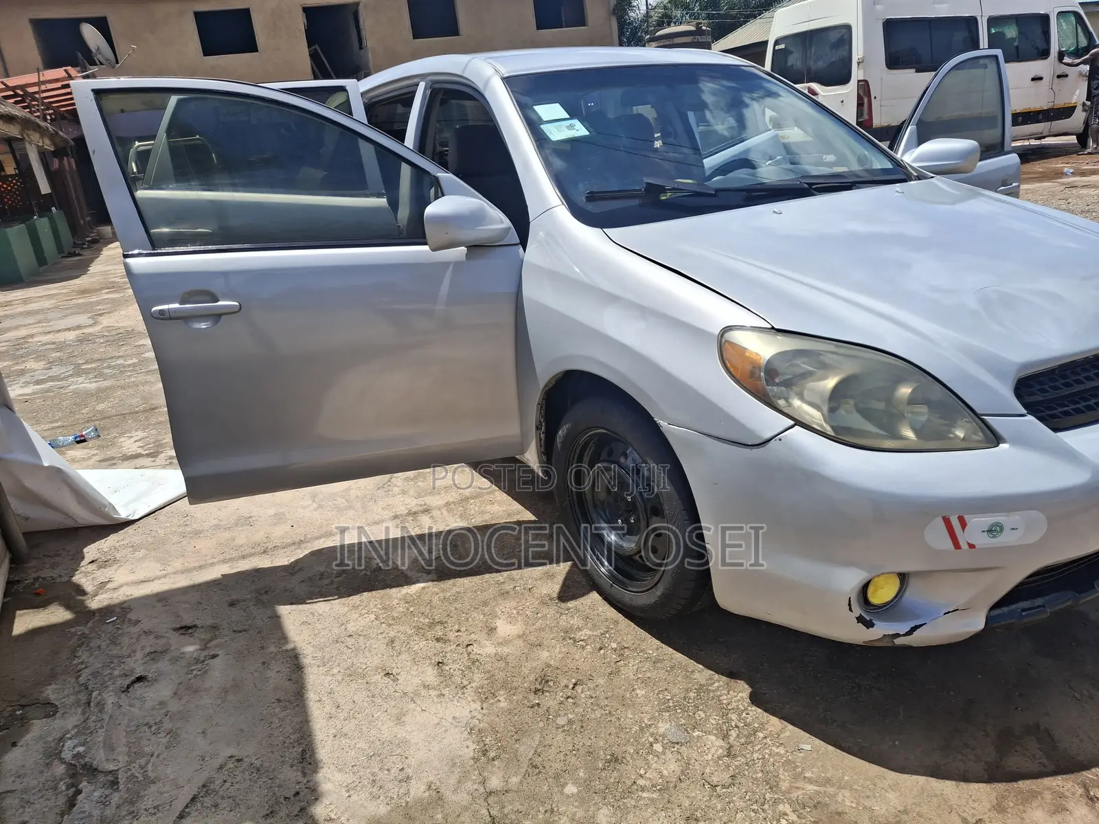 Toyota Matrix Hatchback FWD (1.8L 4cyl 5M) 2005 Silver