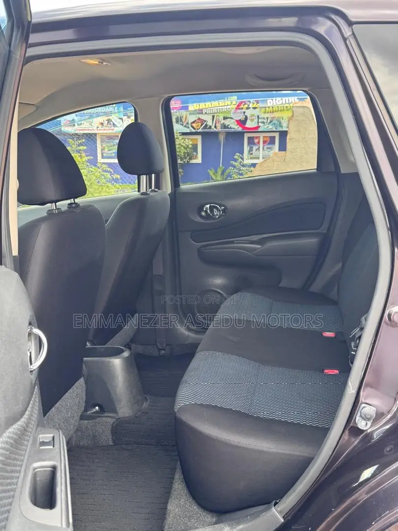 Toyota Vitz 1.3 FWD 5dr 2014 Black