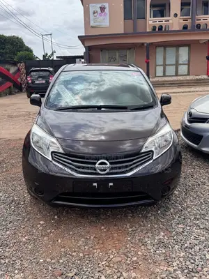 Toyota Vitz 1.3 FWD 5dr 2014 Black