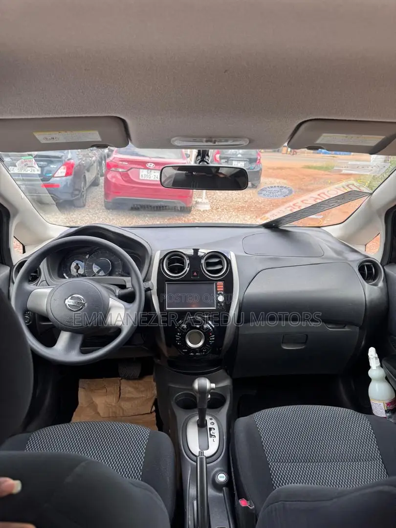 Toyota Vitz 1.3 FWD 5dr 2014 Black