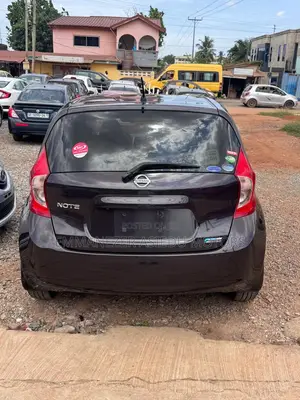 Toyota Vitz 1.3 FWD 5dr 2014 Black