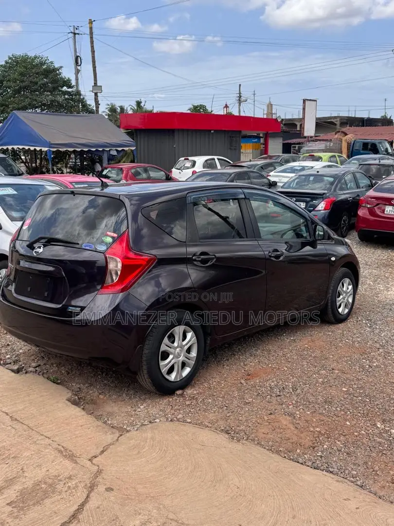 Toyota Vitz 1.3 FWD 5dr 2014 Black