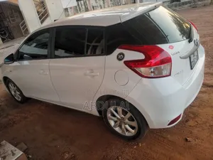 Toyota Yaris L Hatchback 5dr 2014 White