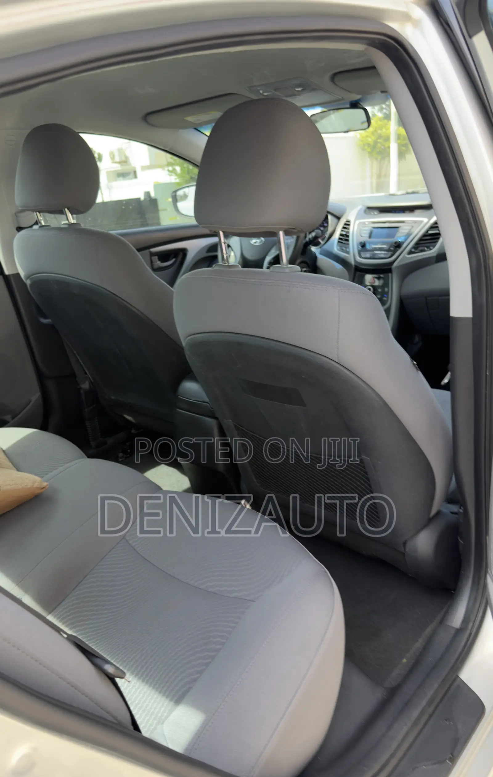Hyundai Elantra SE 4dr Sedan (1.8L 4cyl 6A) 2015 Silver