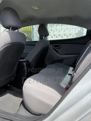 Hyundai Elantra SE 4dr Sedan (1.8L 4cyl 6A) 2015 Silver