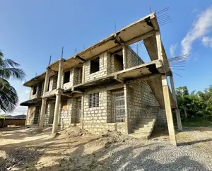 8bdrm House in Personal House Not, Awutu Senya East Municipal for sale