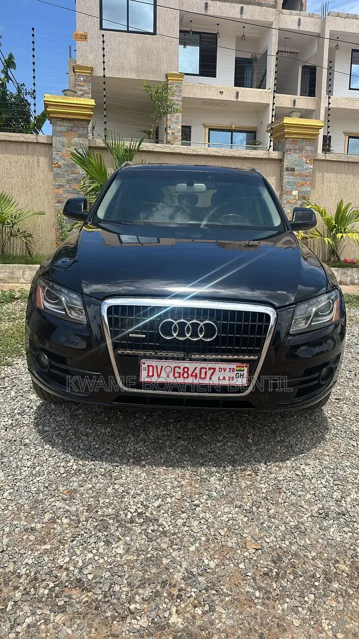 Audi Q5 2.0T Premium Quattro 2011 Black