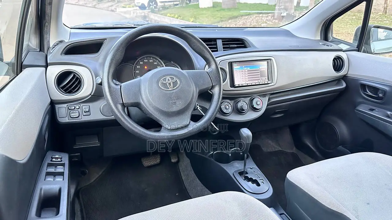Toyota Vitz 2012 Gray