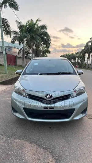 Toyota Vitz 2012 Gray